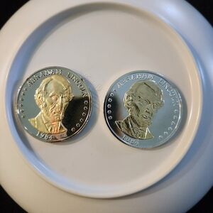 Abraham Lincoln Commemorative Coins Vintage 1984 Set Of 2